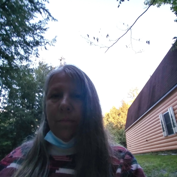 Meet your Posher, DeAnna! - Picture 2 of 2